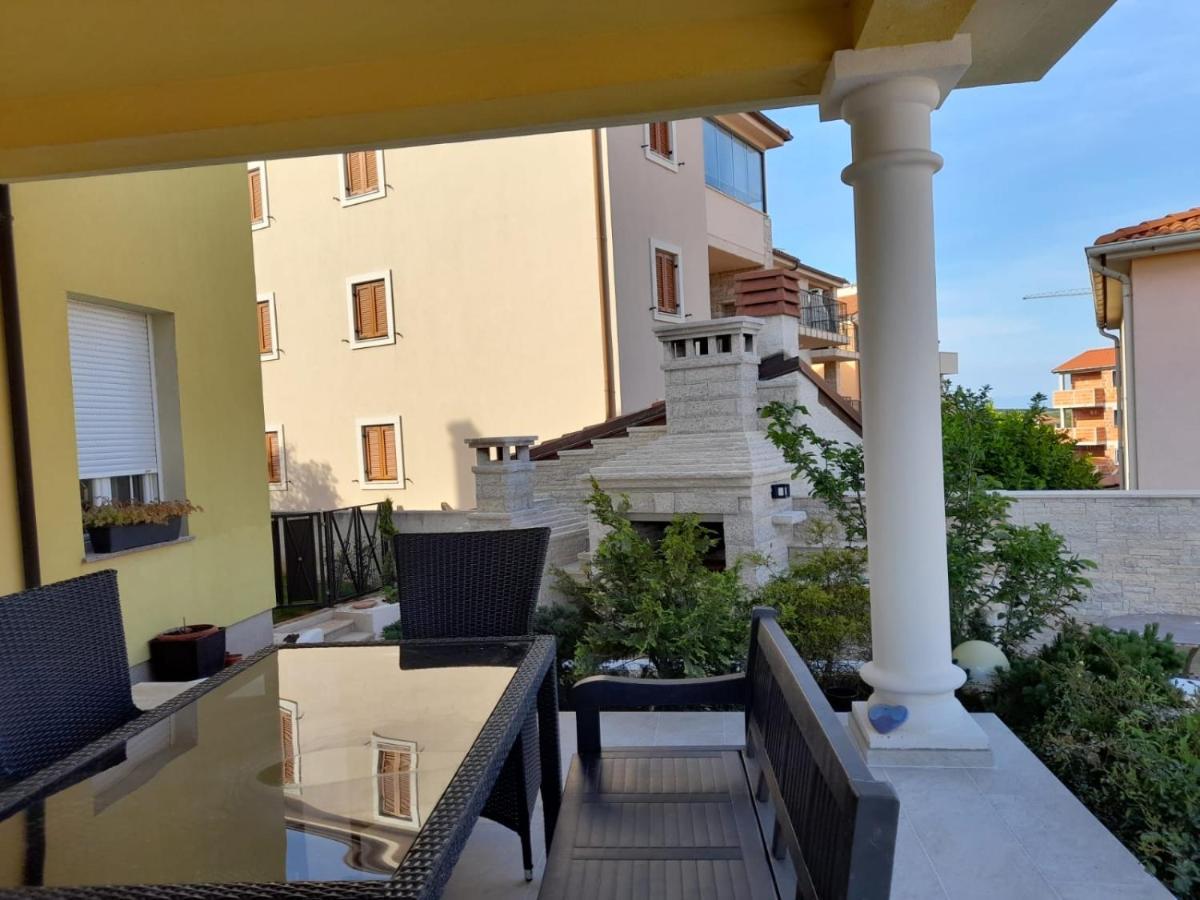 Villa Istriana Ližnjan エクステリア 写真